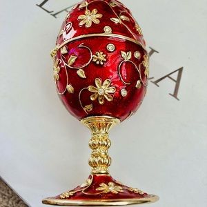 One of a kind Luxurious Jewelry box/ music box. Germany.